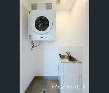 2 Bedroom Apartment In PRIME Location!! - Photo 4