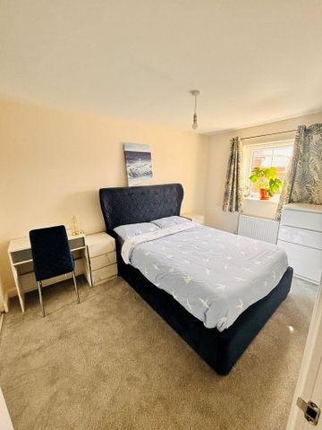 4 bedroom semi-detached house to rent - Photo 5