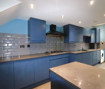 4 bedroom terraced house to rent - Photo 4