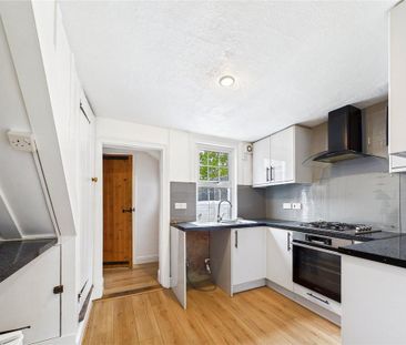 2 bedroom end of terrace house to rent - Photo 4