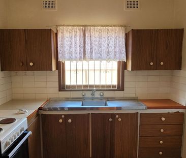 2 Bedroom House - Photo 4