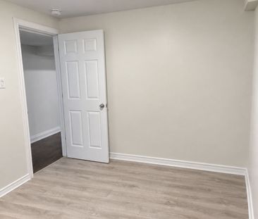 For Lease - 3339 Ruth Fertel Drive Unit# (Lower Level ), Mississaug... - Photo 3