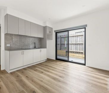 Stylish All-Inclusive Accommodation in Prime Kingsbury Location - Photo 3