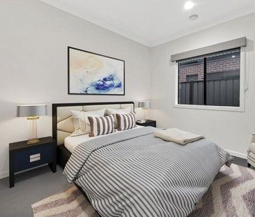 Large Spacious Family Home! - Photo 3