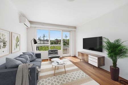 Sunny St Kilda East 2 Bedroom Abode - Photo 5