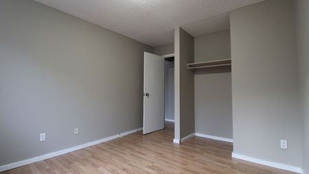 2501 15 Street SW, Calgary - Photo 2