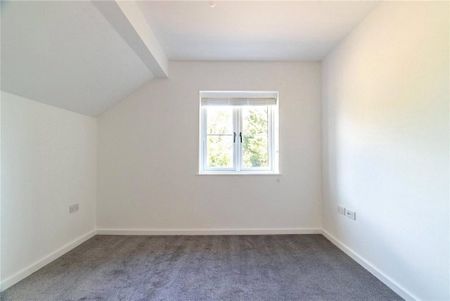 4 bedroom detached house to rent - Photo 3