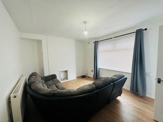 Longford Crescent, Nottingham, NG6 - Photo 1