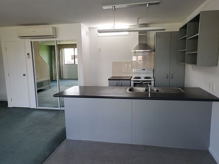 Easy care urban apartment - Photo 4