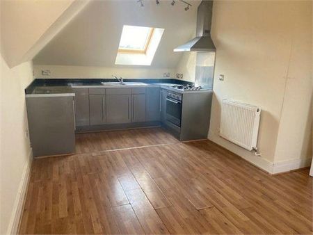 3 bedroom flat to rent - Photo 2