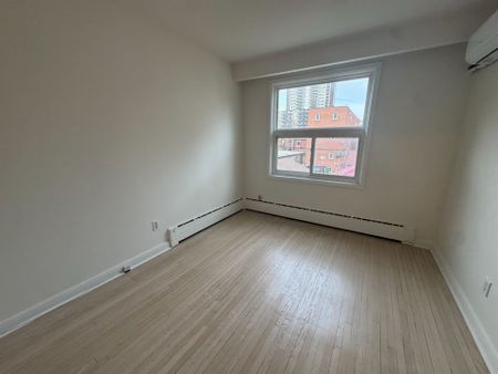 For Lease - 99 Kenwood Avenue Unit# Upper, Toronto, Ontario - Photo 2