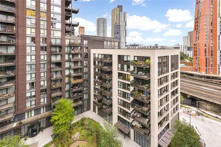 A well-presented two bedroom apartment in the spectacular Legacy Building, Embassy Gardens. - Photo 5