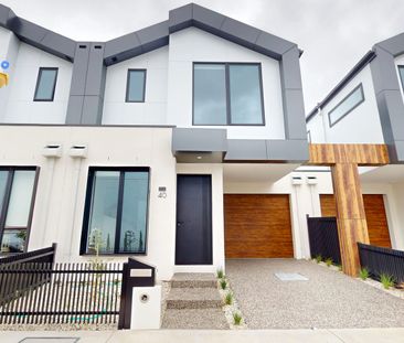 Where Light, Luxury and Location Unite - Photo 4