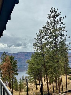 Corner Unit – Third Floor – ZARA - Photo 1