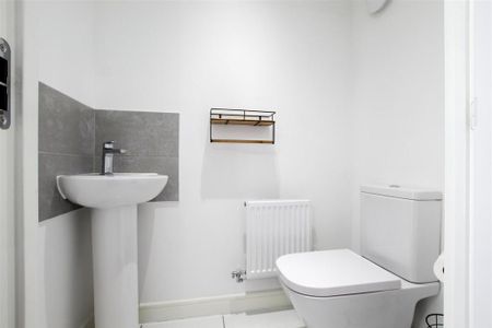 2 bedroom semi-detached house to rent - Photo 5