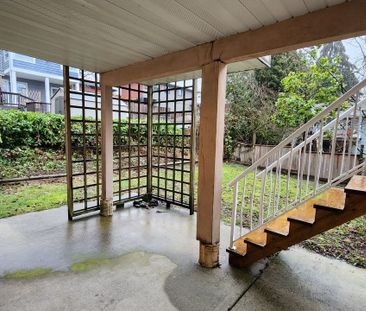 2310 Ninth Avenue apartment — New Westminster, BC (3-Bedroom) - 3 B... - Photo 1