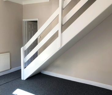 2 bedroom terraced house to rent - Photo 6
