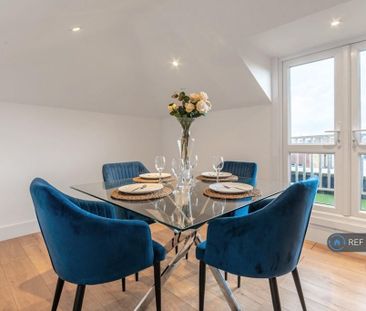 1 bedroom penthouse to rent - Photo 4