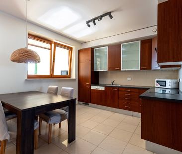 Świetna lokalizacja, ogrzewany ogród zimowy - Photo 2