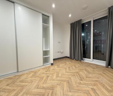 Studio to rent - Photo 6