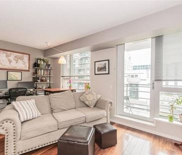 Spacious, Bright 1 Bedroom Downtown - Photo 2