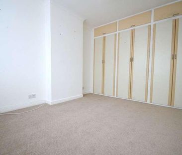 Rochester Avenue, Feltham, TW13 - Photo 1