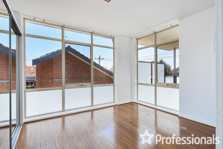 9/11 Bluff Avenue, Elwood VIC 3184 - Apartment For Rent | Domain - Photo 3