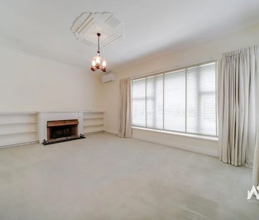 Spacious Family Home with Large Backyard - Photo 3