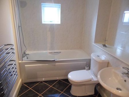 2 bedroom flat to rent - Photo 3