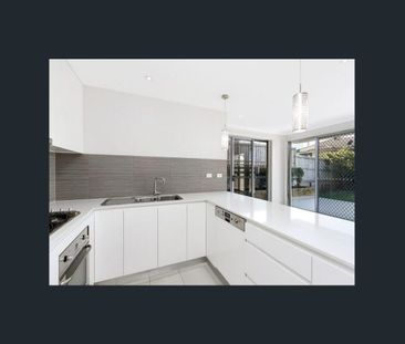 Stunning Townhouse In Great Location - Photo 1