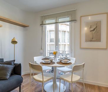 Cozy 3-Bedroom Apartment with Balcony in Sarrià–Sant Gervasi - Photo 3