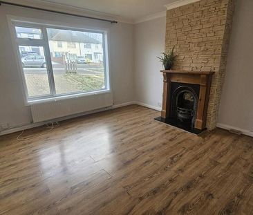 4 bedroom semi-detached house to rent - Photo 1