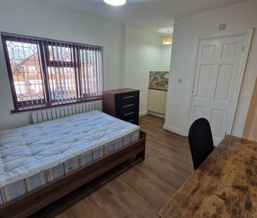 1 bedroom house of multiple occupation to rent - Photo 4