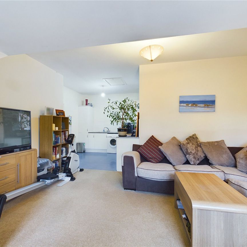 High Street, Theale, Reading, RG7 - Photo 1