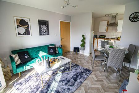 2 bedroom serviced apartment to rent - Photo 2