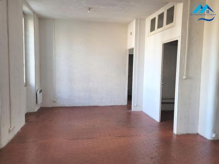 Location Appartement 2 pièces 44m² MARSEILLE 4ème - Photo 2