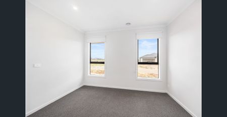 Modern home with all the conveniences! - Photo 2