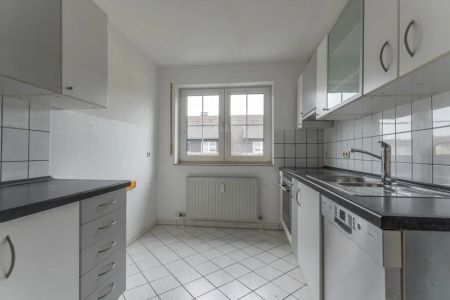 Schöne ca. 135 m² große 4-Zimmer-Maisonettewohnung mit Dachatelier und Westloggia in Garenfeld! - Photo 3