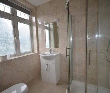 4 bedroom detached house to rent - Photo 4