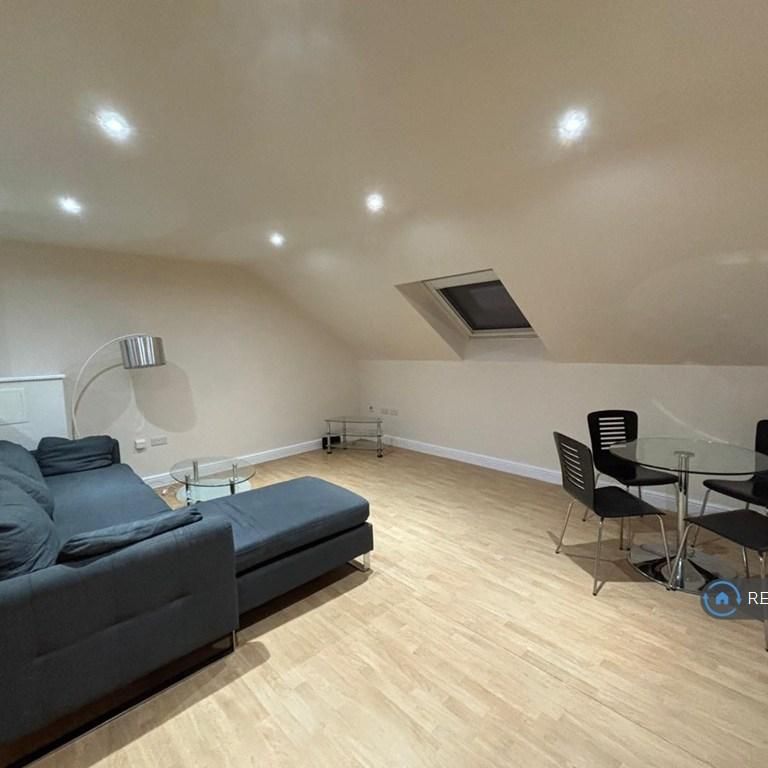 1 bedroom flat to rent - Photo 1