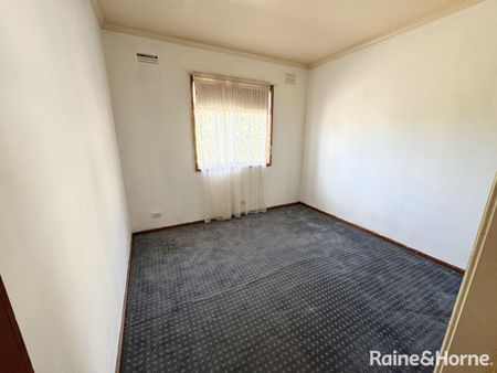 Ideal Family Home - Photo 5