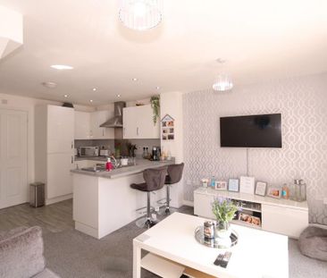 2 bedroom semi-detached house to rent - Photo 6