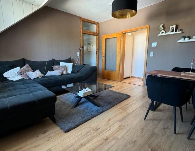 Schöne 3 Zimmer, 75qm, Dachgeschosswohnung in Wiesbaden-Bierstadt - Foto 1