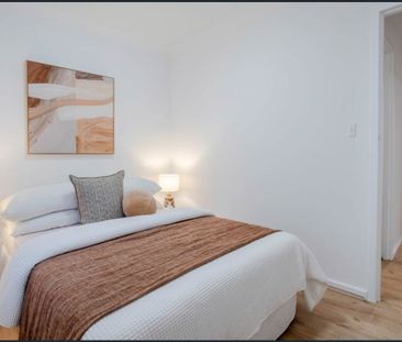 Designer Style, Effortless Living - Photo 4