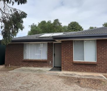 Spacious Family Home! - Photo 3