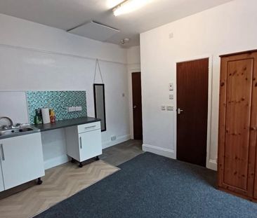 Studio to rent - Photo 3