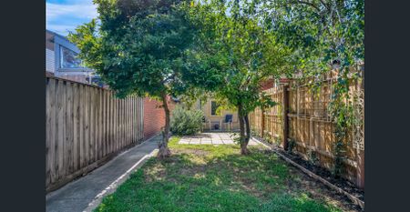 Prime Princes Hill/Carlton Location - Fully Renovated Home on Iconic Lygon Street - Photo 4