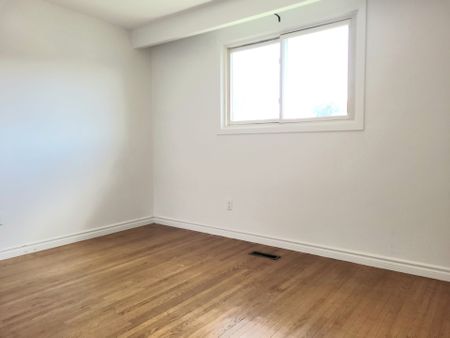 For Lease - 13 Tolton Drive, Brampton, Ontario - Photo 2
