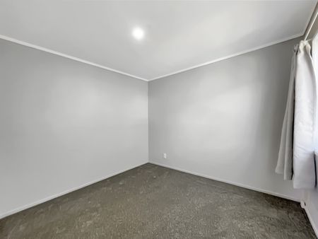 Bayview - 4 Bedroom - Photo 2