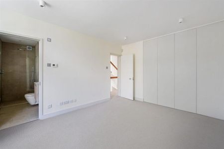 4 bedroom terraced house to rent - Photo 4